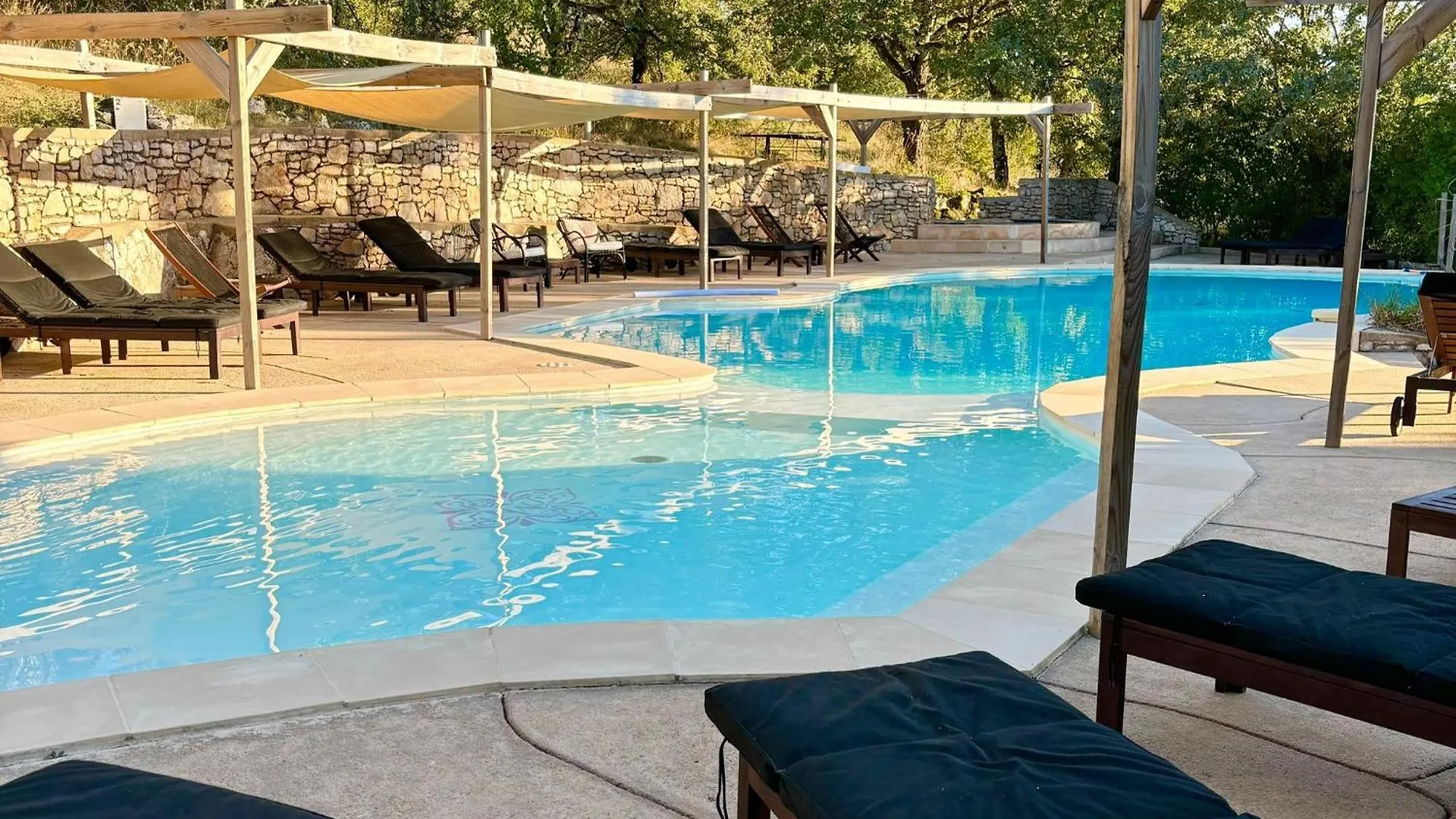Glamping Aux Lodges Du Mas De Nadal Sauliac-sur-Célé