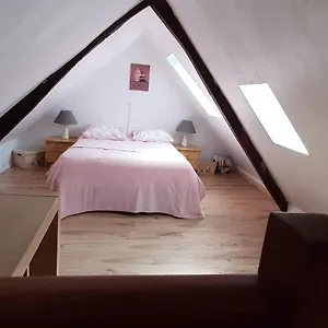  Hébergement de vacances La Vieille Crêperie De Mangouëro France